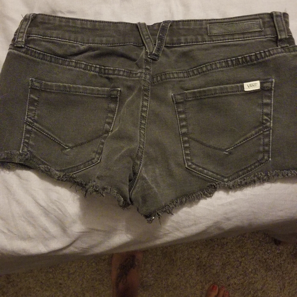 Shorts - Picture 3 of 3